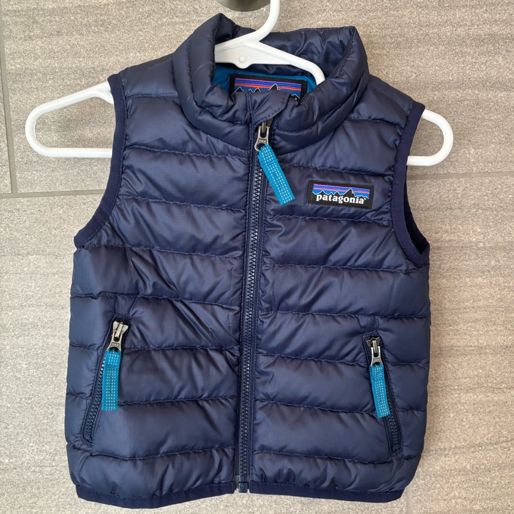 Navy Patagonia baby puffer vest. 3-6 months
